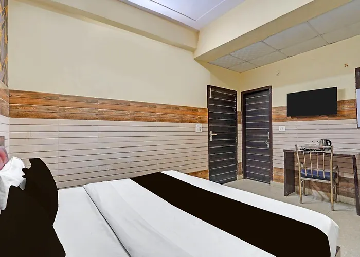 Super Hotel O Noida Sector 63 Formerly Aditya Residency