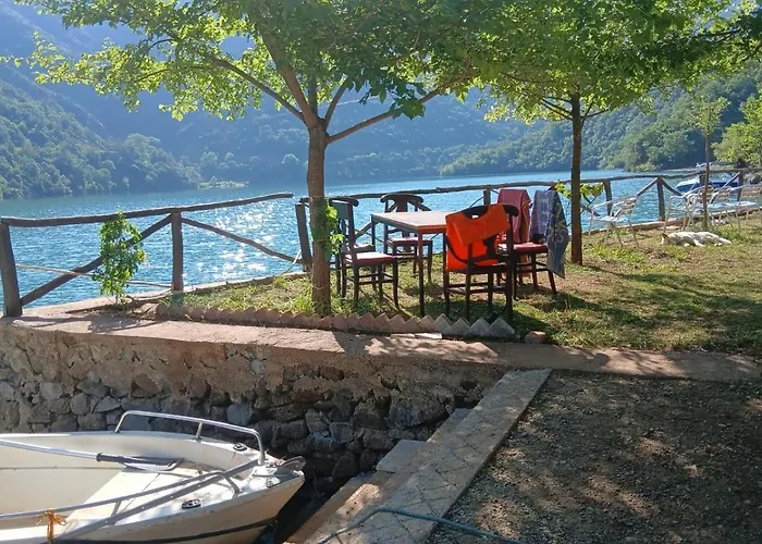 Bujtina Liqeni I Shkopetit