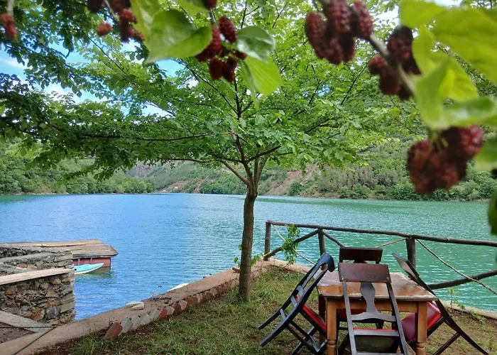 Bujtina Liqeni I Shkopetit