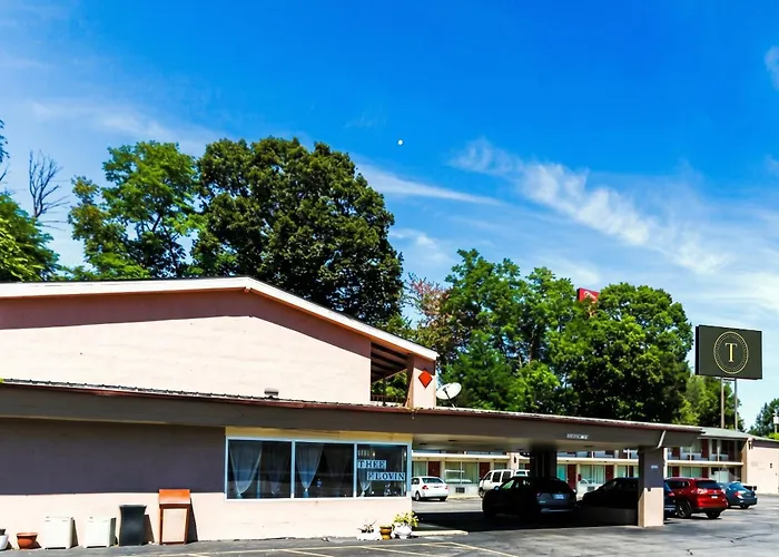 Edyn Hotel By Townhouse Wytheville Us 52