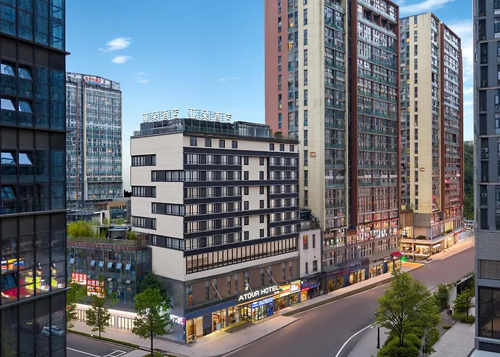 Atour Hotel West Plaza Of Guiyang North Railway Station