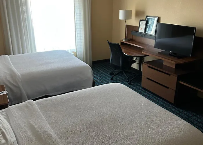 Fairfield Inn & Suites