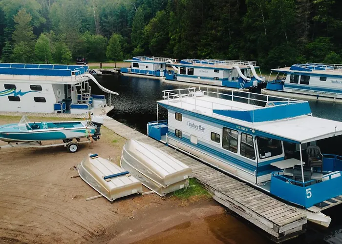 Timber Bay Lodge & Houseboats