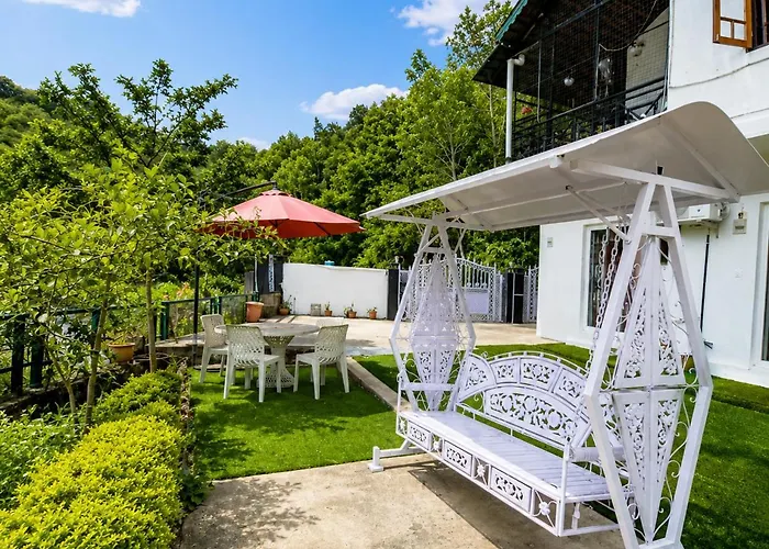 Pine Garden Hotel Kasauli Hills
