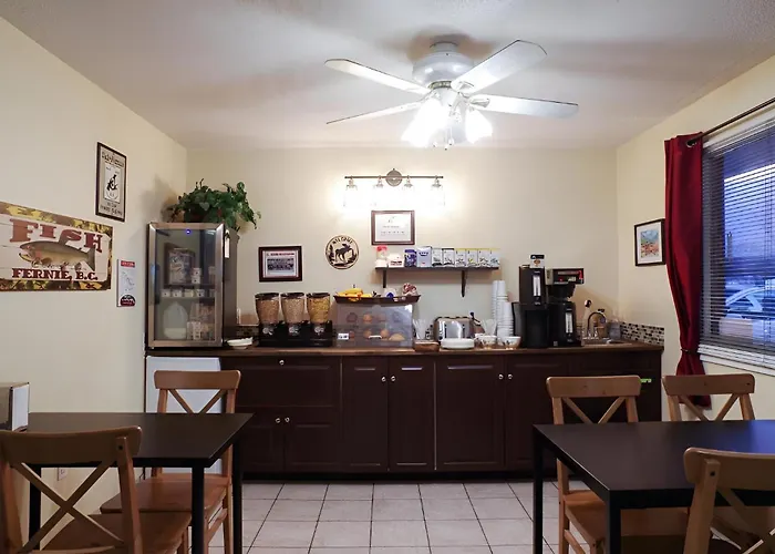Easystay Inn & Suites Fernie
