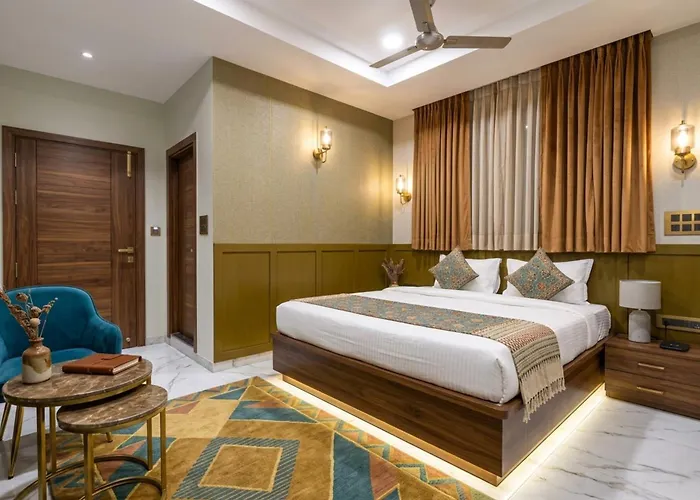 Hotel Shumo Grand Khammam