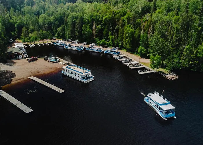 Timber Bay Lodge & Houseboats