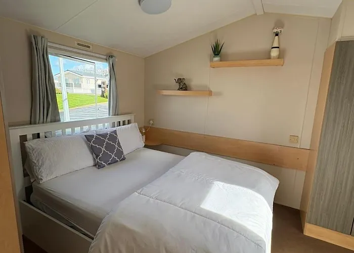 Static Home Sleeps 6