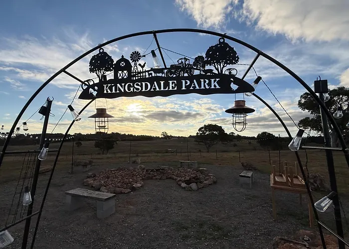 Peaceful Farm Retreat - Luxury Cabins In Goulburn