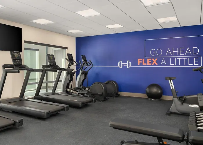 Holiday Inn Express & Suites Overland Park South By Ihg