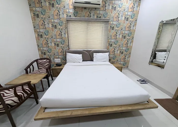 Hotel Sr Executive, Akola