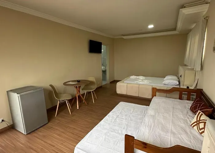 Johnnys Motel Hotel