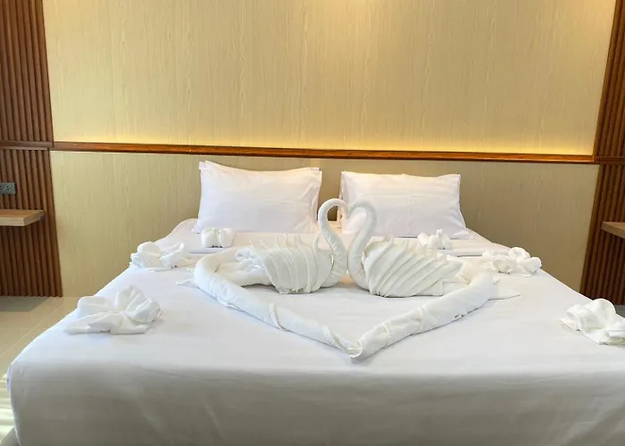 Aten Hotel - เอเท็น โฮเทล
