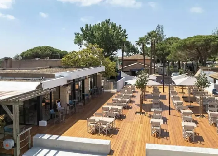 Camping Le Grau Du Roi - La Marine 4 Etoiles