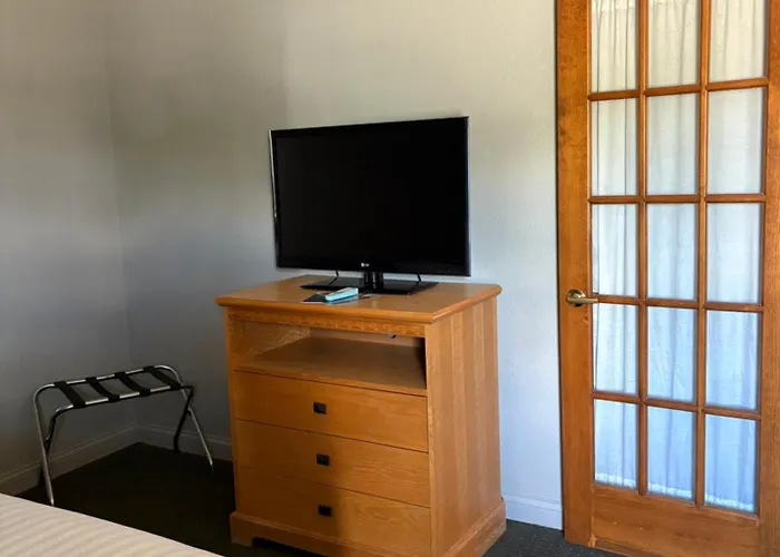 Simply Home Inn & Suites