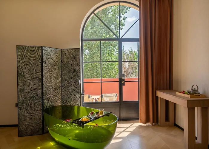 Dunhuang Muzhou Oasis Hotel