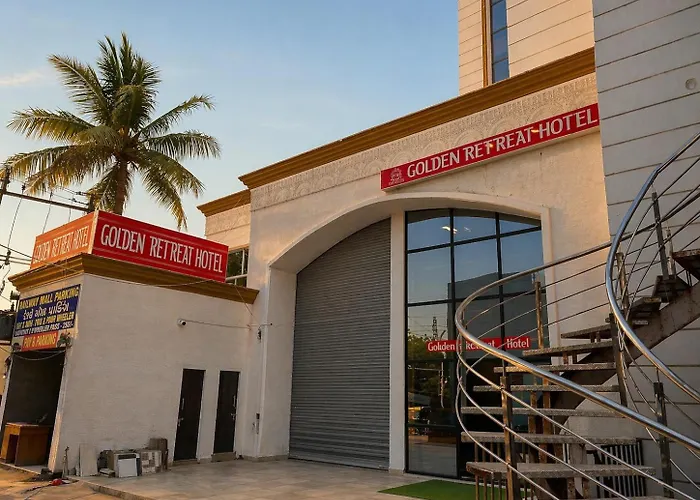 Hotel Golden Retreat - At Anand Railway Station