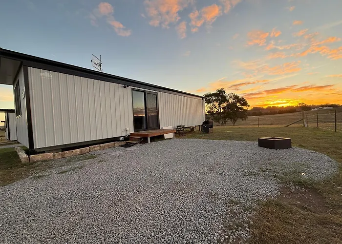 Peaceful Farm Retreat - Luxury Cabins In Goulburn