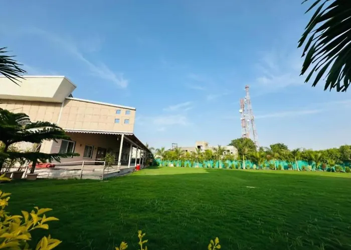 Hotel Ashoka Resort