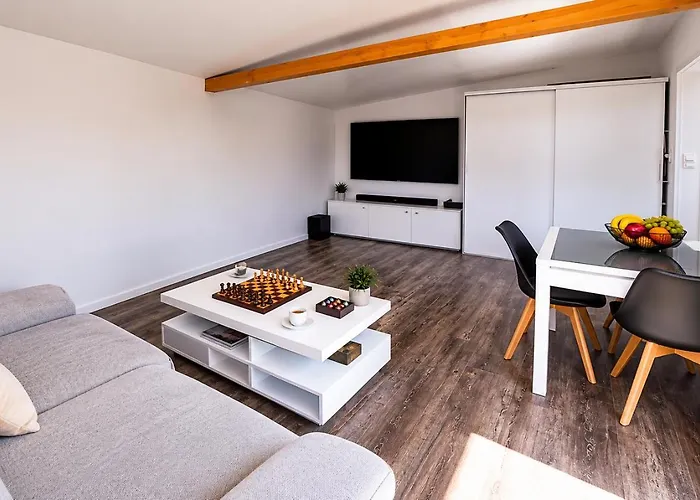 Mobil-Home Premium Piscine, Bbq & Home Cinema
