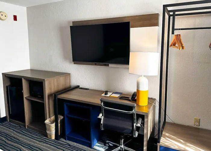 Comfort Inn & Suites Brentwood - Nashville