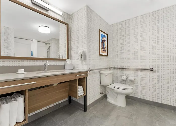 Hampton Inn & Suites Pittsburgh-Meadow Lands