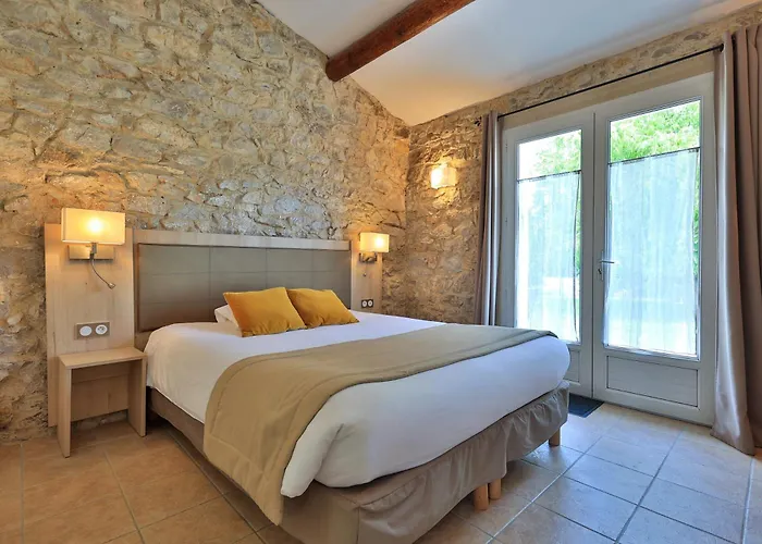 Logis Hotel & Spa Dejeunez Sous L'Arbre