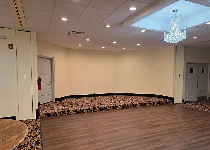 La Quinta Inn By Wyndham West Long Branch Nj Shore Area