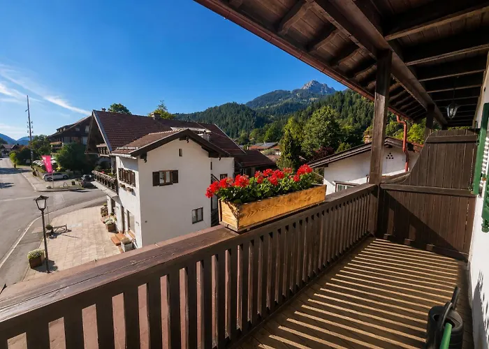 Hotel Garni Koenigslinde - Wandern, Radeln, Skifahren & Geniessen