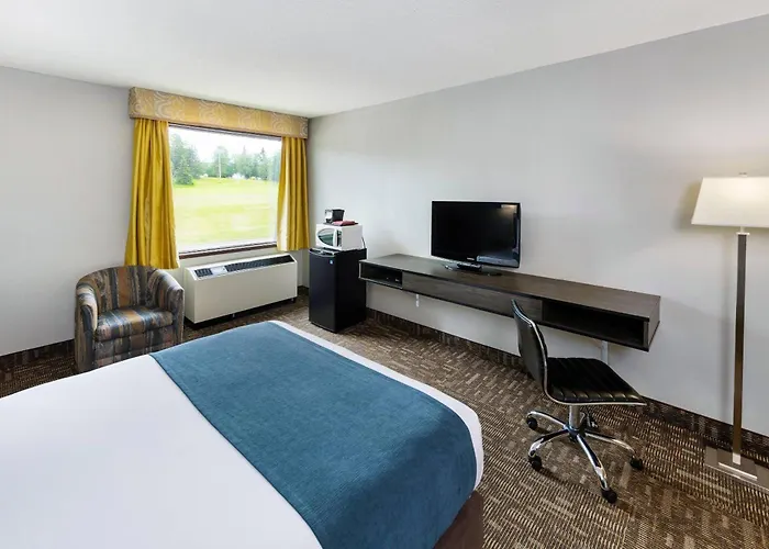 Crestwood Hotel