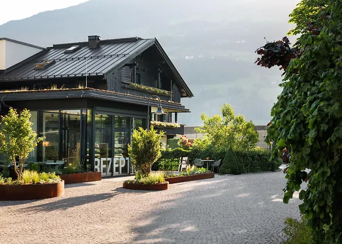 Natürlich Hell. Aparthotel&Camping Fügen