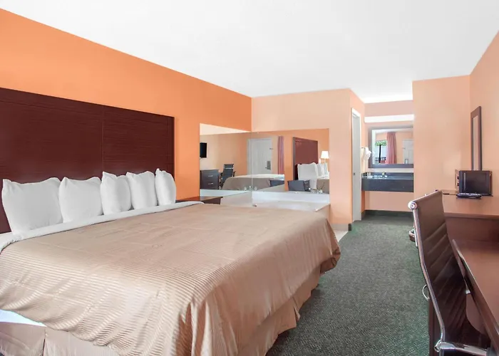 Days Inn By Wyndham Moulton