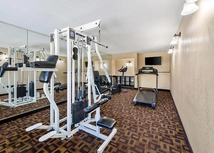 Quality Inn & Suites Lawrence - University Area