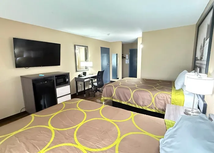 Super 8 By Wyndham Harrison Oh