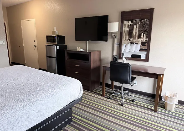 Harmony Hotel, Hernando