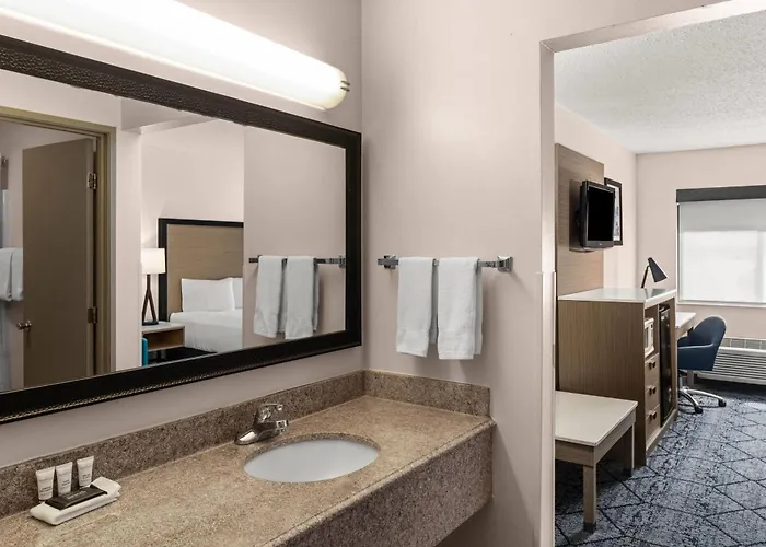 Baymont By Wyndham Columbia, Mo