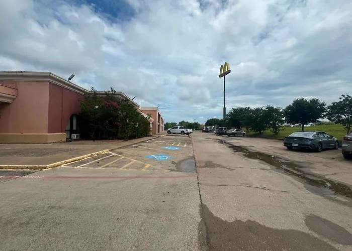Express Inn & Suites Greensville Tx