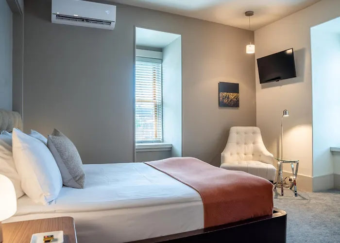 Le Pleasant Hotel