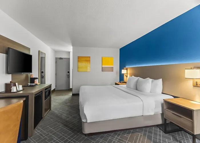 Comfort Inn & Suites Evansville Airport