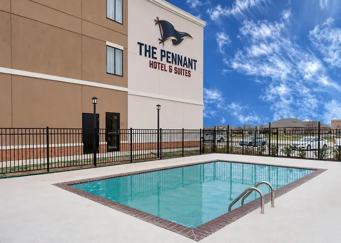 Pennant Hotel & Suites