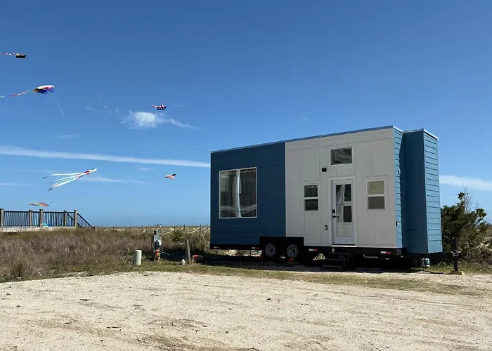 Oceanfront Tiny Retreat, Fall Package With 2 Bikes