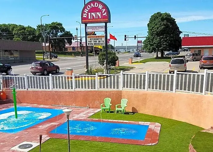 Broadway Inn