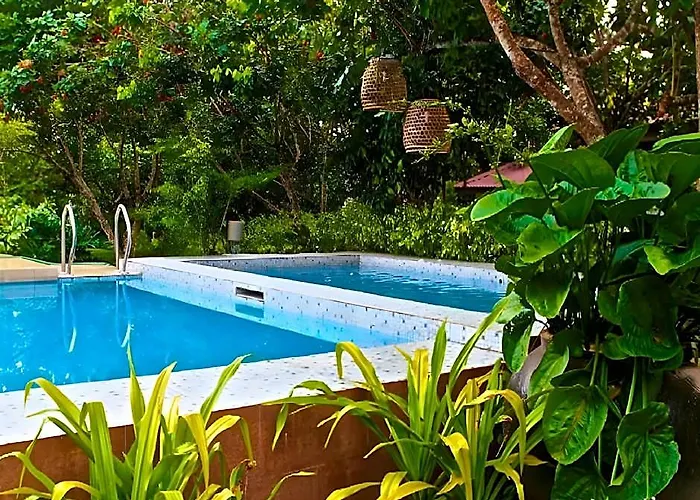 Sulyap Bed & Breakfast - Casa De Alitagtag Boutique Hotel