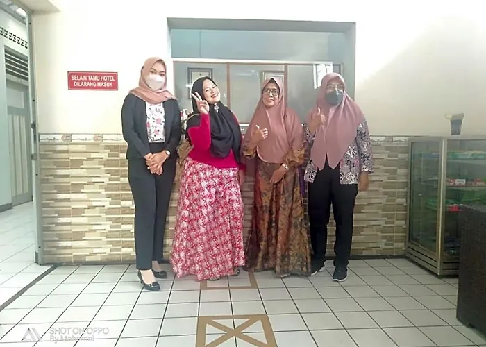 Hotel Sumber Waras