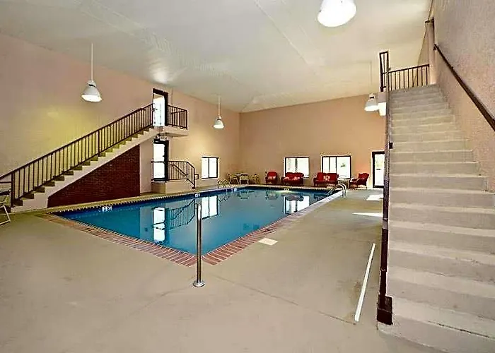 Manchester Heritage Inn & Suites