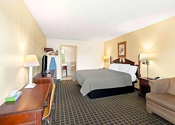 Americas Best Value Inn & Suites Mt. Pleasant