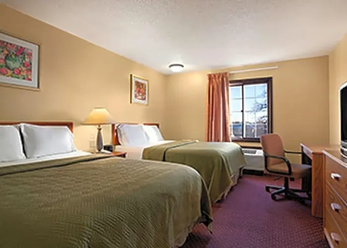 Travelodge Inn & Suites By Wyndham Muscatine