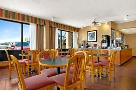 Super 8 By Wyndham Oxford