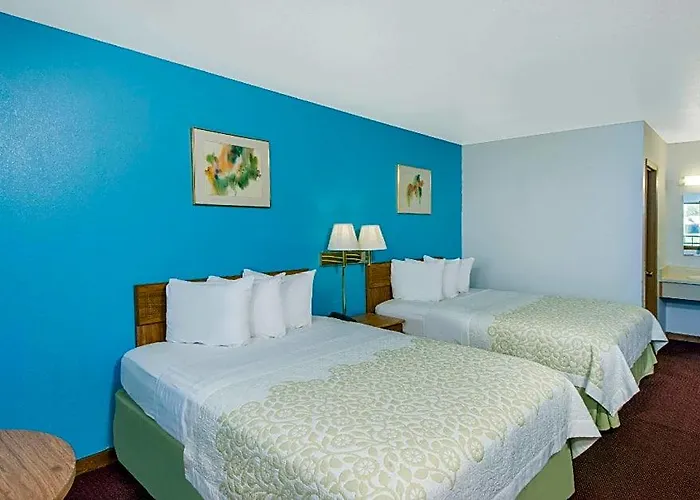 Days Inn By Wyndham Mountain Grove