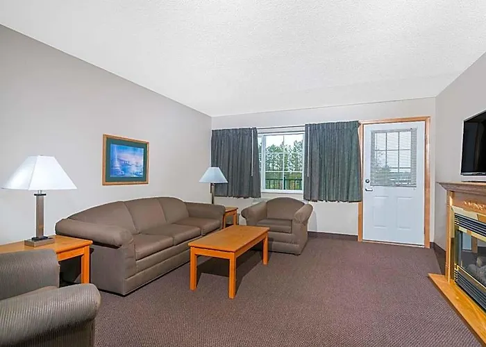 Baymont By Wyndham Baxter/Brainerd Area